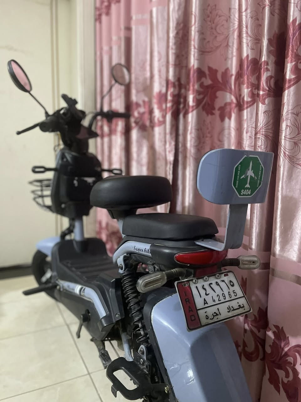 السلام عليكم دراجه شحن حجم 14نضيفه للبيع سعر 350و بيها مجال *********** 
مكاني بغداد العامريه
