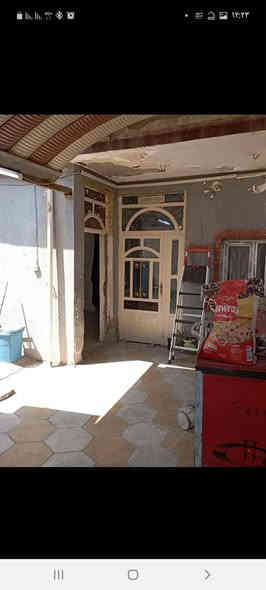 دار للبيع المساحه 200 متر طابو زراعي سند 25 فسفوره تحويل مباشر طابقين يحتوي على 5 غرف نوم واستقبال وصحيات داخليه وخارجيه العنوان حله كريطعه قرب أسواق ايوب السعر97 مع المجال للاستفسار ***********
*********** واتساب
