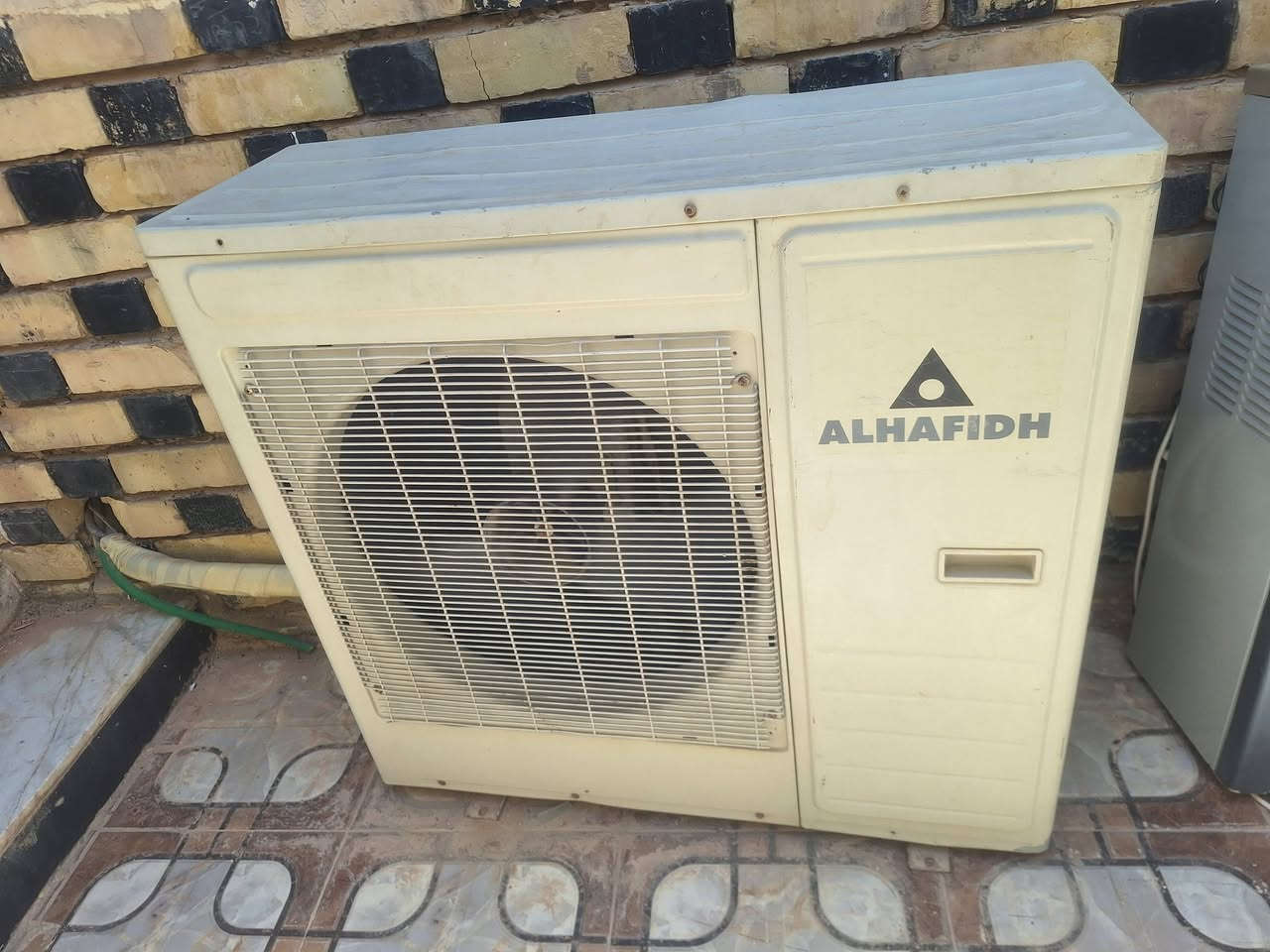 للبيع سبلت 3 طن الحافض شرط كله بلادي في النجف الاشرف حي النداء السعر 700 الف وبي مجال ***********
