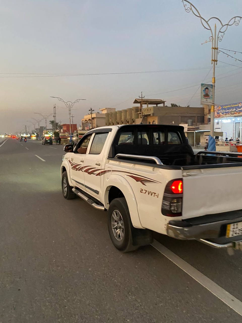 سلام عليكم
للبيع تويوتا هايلوكس 2013 فور ويل دبل اكسل كويتي مذهب فول مواصفات كير اتماتيك 
رقم بغداد الدولي شرط التحويل السياره بسمي ويل كروم 
شاصي 22
مواصفاتها 
يدات مذهبا وموصفات الكويتي معروفه 
تحكم استيرن جهتين 
شاشه أندرويد شادلها 
كامرى خلفيه 
ابلوتوث 
دوشمه جديده 
السياره كير محرك كفاله عامه جديده وما متعوبه على ايدنه
مكان السياره طوز خورماتو أو كركوك 
بيع أو مراوس حسب القناقه
سعرها 180وبيها مجال للطيبين
رقم الهاتف /***********
