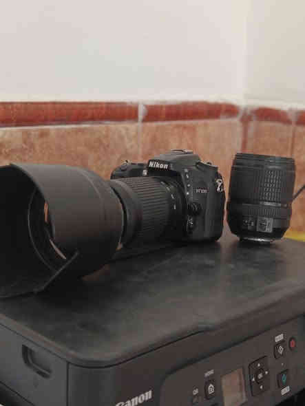 ع بركت الله 

للبيع 
نيكون 7100
مع زوم 300/70
مع عدسه الغنيه عن التعريف 140/18
مع راام 16 كيكا 
مع الشاحنه الاصليه 
للتواصل خاص            السعر 650 او بيها مجال قليل 
توصيل مجاني لجميع المحافظات 
للاستفسار ***********

