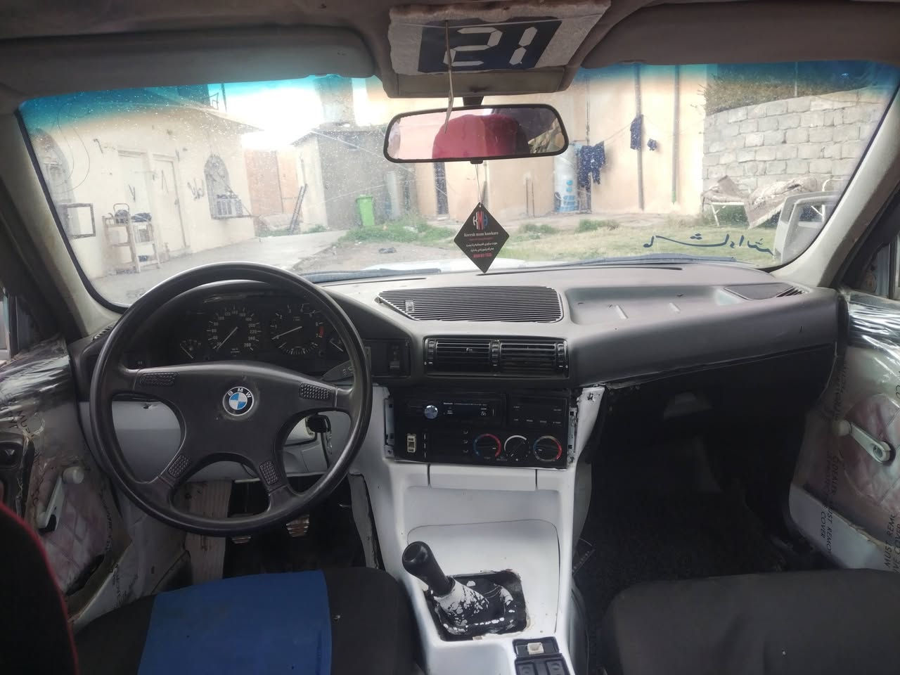 السلام عليكم بي ام للبيع او مراوس ماندل راعيها اكفلها سرقه وعشاير سياره حلوه
السعر ٢٠ وبيها مجال مكاني الشرقاط ***********
