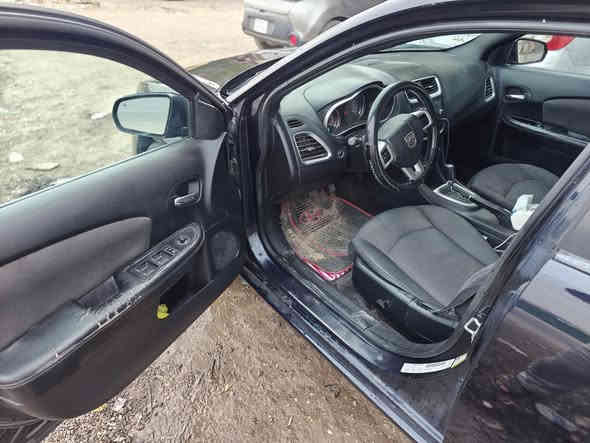 السلام عليكم دوج افنجر موديل 11 فئة Sxt فوول محرك 3600 كير ومكينة خير من الله سيارة بلادية كهربائياتها بلادية شرط جطل واحد مابيها وكلشي بيها شغال التبريد منضومة جديدة مصبوغه للجمالية من الجراد اول صبغة ألها  بدون دواخل وشرط بدون دكة جاكوج مواصفات السيارة فتحة بالقمارة هيترات بالمري تدفئة بالكشنات كرسي السايق كهربائي شاشة اعطال كروز سرعة تحكمات استيرن السعر 78 وبيها مجال للطيبين ***********
