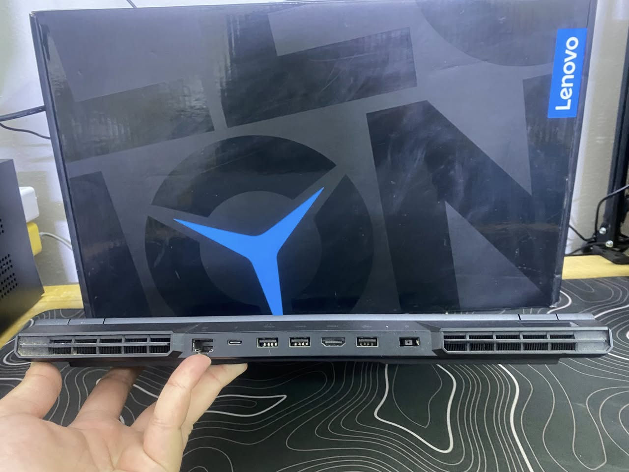 سلام عليكم، لابتوب گيمينگ Lenovo Legion 5 Pro للبيع ، اللابتوب مستخدم استخدام عملي فقط وجداً نظيف مثل ما موضح بالصور ، مواصفات اللابتوب

المعالج 11th Generation Intel Core i7-11800H

رامات 32GB
1x 16GB DDR4 3200
1x 16GB DDR4-3200

المساحة واحد تيرا

كارت الشاشة من نفيديا GeForce RTX 3060 6GB

شاشة حجم 16 انچ جودتها 2K وتنطي 165 فريم

اربع منافذ USB مع منفذ HDMI ومنفذ TYPE-C 

كاميرا بجودة 720P 

الوان LED متغير بالكيبورد

بطارية شحن بقوة 230 واط

الحاسبة تحت الضمان من الموقع الرسمي الى يوم 2027/7/14

الحاسبة جداً نظيفة واستخدامها جان فقط عملي ببرنامج الـWord واستعمال جداً قليل ، تكدر تفحصها قبل لا تاخذها وتتأكد ، الحاسبة كامل ملحقات وي الكارتونة والجنطة والشاحنة
السعر المطلوب بيها : مليون و700 الف دينار
التواصل عبر الصفحة وشكراً


**إذا كنت صاحب هذا الإعلان وتريد حذفه لأي سبب، رجاءا أرسل رسالة إلى الدعم الفني**