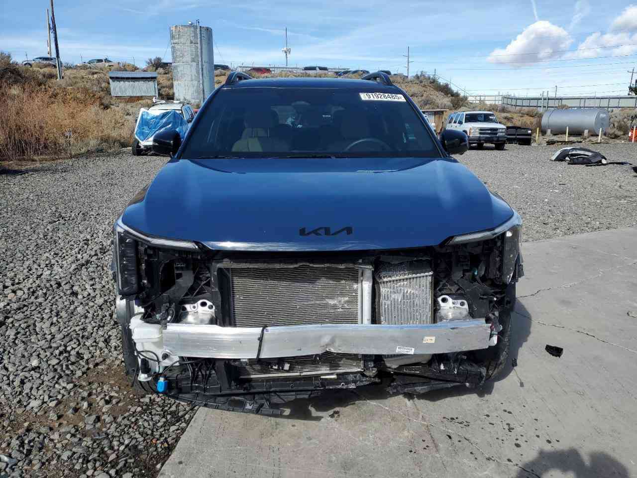 سلام عليكم سورنتو موديل 2025
فول موصفات دخل عسلي 6كامرات 

بدون ايرباك 

ماشية14الف 

حادثهاا كدامك 

ترهم حرة ترهم كتاب شهداء وتريدهاا بغداد او اربيل 

حالين السيارة قيد التحمل 

مكاني بغداد الدورة

سعر واصل مع النقل دبي 236$ 

***********
