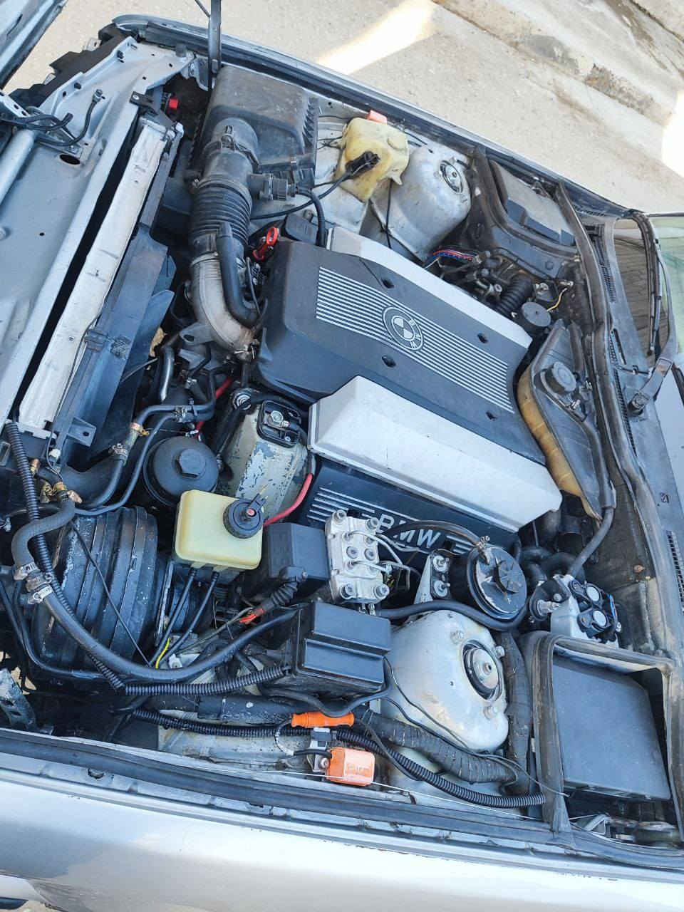 السلام عليكم سياره بي ام 540  v8 اصل وفصل وبليته   موديل 93 مكينه وكير شرط توماتيك  مصبوغه جماليه  غرفه صاج جديده دبل ارباك  اربع جامات كهرب  تبريد قطعتين ثلج ❄ تدفئه نار 🔥طخم امامي وخلفي كلو جديد طخم تاير 
جديد السياره عليها كت كامل ام دعاميات ام ويل ام  وايرمنيه كلها شرط شغاله مابيها شي مايشتغل رقم وسنويه مشروع وطني جديد2031 ورقم انكليزي باسمي  شرط التحويل سياره ترايك للبصره جاهزه مابيها نقص السعر 67    ورقه وبيها مجال للشراي للستفسار الاتصال على الارقم *********** 
*********** مكاني موصل حي البكر
