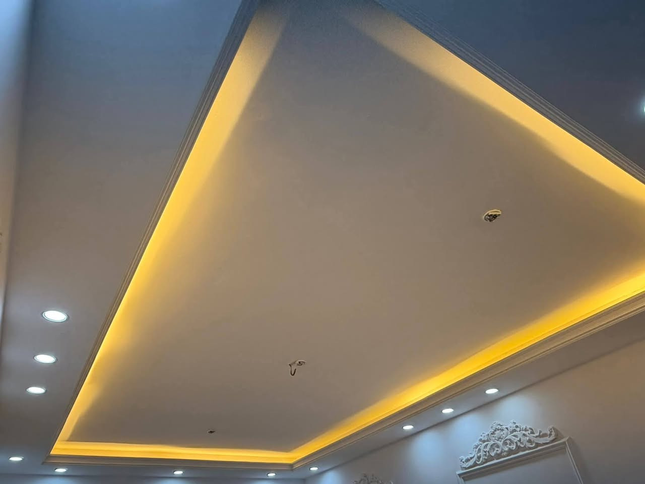 🏠 / دار للبيع مساحه ١٥٠ م طابو صرف 

            واجهه ٧.٥ م / نزال ٢٠ م 

🧱 بناء حديث درجه أولى 

الطابق الاول / مطبخ . أستقبال . هول . غرفه . مجمع صحيات . كراج . حديقه . صحيات خارجيه 

الطابق الثاني/ غرفتين . هول . مجمع صحيات 

🌎 الموقع / شارع ٨٠ بالضباط الثانيه 

للأستفسار أكثر مراجعة مكتب 
#عقارات_أراضي_بابل_الخضراء للمقاولات العامه والتصاميم الهندسية 
شارع ٦٠ .. عمود ٣٠٠ .. مقابل أستدارة علي بقلي 
الشيخ حازم 
أبو حيدر
وسام محمد /***********
