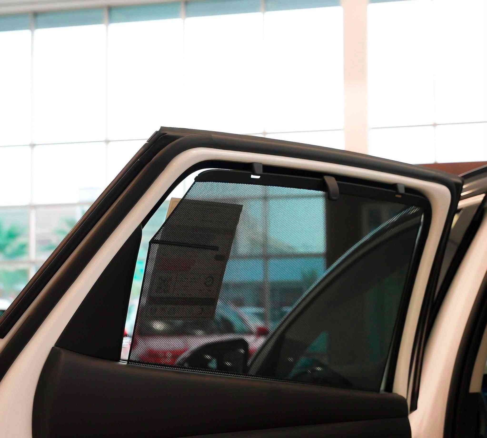 نوداعلامكم عن وصول

هونداي توسان 2026 الشكل الجديد كلياً

🚗 السيارة خاضعة لضمان 
♻️ ضمان 3 سنوات او 60,000Km
🔥 المقدمة من الاولى موتورز

💵 السعر 36,800,000
‼️ السعر  شامل اللوحات المرورية بغداد‼️

اليكم التفاصيل الآتية:

🔘 خليجي 
🔘 زيرو
🔘 الموديل 2026
🔘 سعة المحرك 2.0L 
🔘 مرتبط بناقل حركة أوتو 6 نمر
🔘 يبلغ عزم الدوران 192 نيوتن/متر
🔘 عدد AIR BAG 2
🔘 حساسات أمامية 
🔘 حساسات خلفية
🔘 لايت زينون + LED
🔘 كشافات 
🔘 بك لايت LED
🔘 جنطة كهرباء ❗️❕
🔘 مفتاح التشغيل بصمة
🔘 تشغيل عن بعد  
🔘 دشبول شاشة متصل ❗️❕
🔘 شاشة (Apple Car play - Android Auto)
🔘 كاميرا دوارة
🔘 حركة المقاعد الأمامية كهرباء
🔘 داخل مخمل بيجي
🔘 تتسع المقصورة ل 5 ركاب
🔘 مثبت السرعة Cruise
🔘 المودات والأوامر الصوتية
🔘 أوضاع القيادة  Drive Mode 
🔘 فحص أنظمة السيارة 
🔘 حساسات ضغط اطارات 
🔘 مقود جلد حياكة
🔘 قطعتين تبريد
🔘 هاند بريك بصمة 
🔘 اشارة في المرايا الجانبية
🔘 ويل كب 19
🔘 4 دسك
🔘 اريل نفكيتر 
‏🔘 ABS 
🔘 أوتو هولد - Auto Hold
🔘ايزوفكس - ISOFEX
🔘 نظام مانع الانزلاق
🔘 نظام نزول المنحدرات
🔘 منفذ الطاقة 12v
‏🔘 Bluetooth - USB - Type C
🔘 شاحن هاتف Wairlees
🔘 ماسحة خلفية
🔘 بردات أبواب خلفية
🔘 بردة خلفية  
🔘 قبضات أبواب من الألمنيوم
🔘 تطعيم الدواخل ألمنيوم 

🔺 أبعاد السيارة 🔺

📏 الطول 463 cm
📏 العرض 187 cm
📏 الارتفاع 167 cm

عنوان الشركة📍.. بغداد -معارض النهظه 

اوقات الدوام جميع ايام الاسبوع 
من الـ10 صباحاً الى الـ10 مساءً  

للاستفسار يرجى الاتصال على الرقم 
***********
