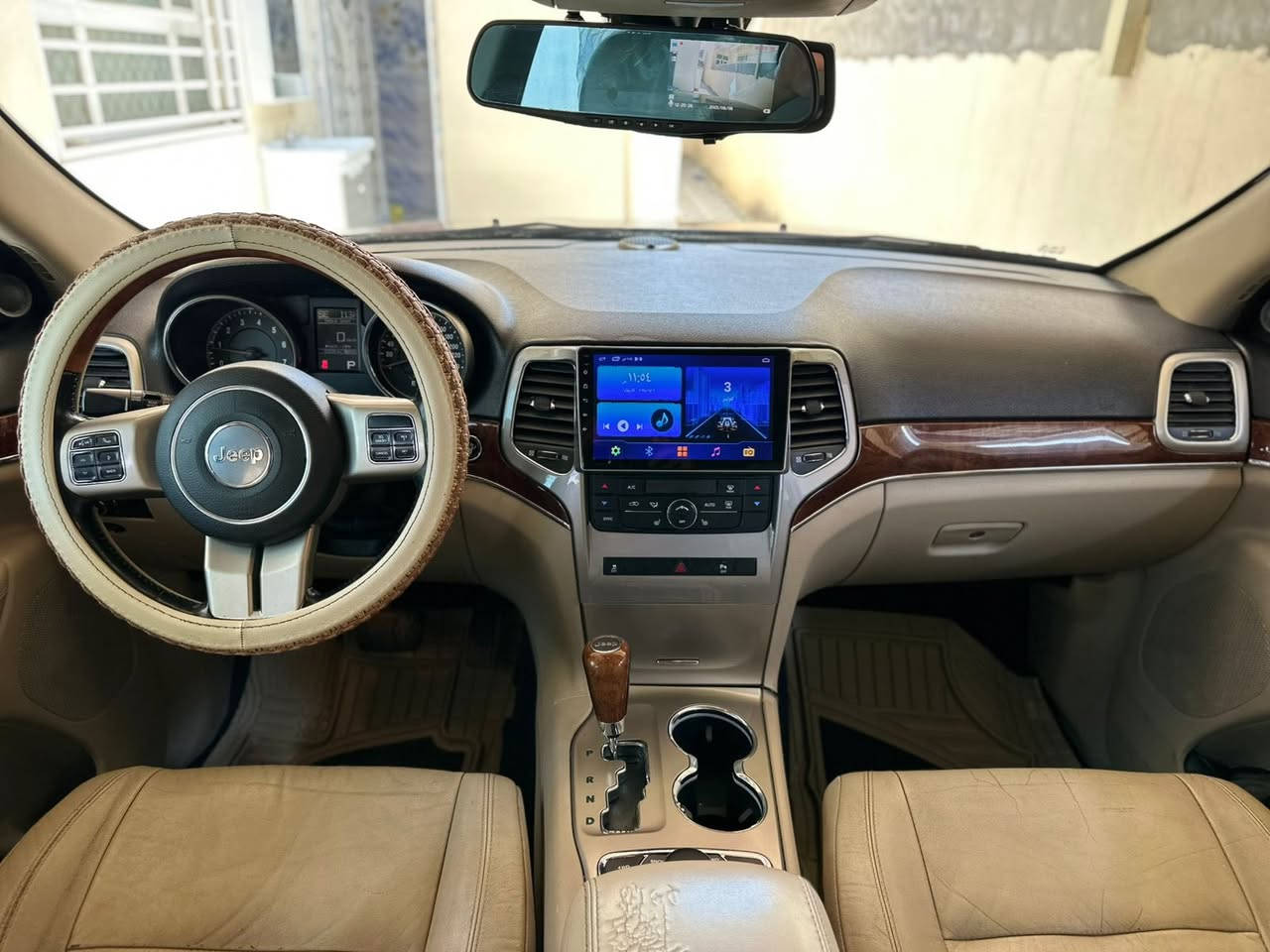 السلام عليكم
جيب 2013 خليجي ليمتد بلص (جگات)
فول مواصفات للاخير 1/1
مكفولة
ماشيه 95 ميل  
وضع شركه
گير ومحرك واكسل مكفول 
مواصفات 
سقف بنوراما 
فور ويل4X4
بصمتين مع السيارة 
تشغيل بصمة 
بيبان بصمة 
الداخل بيجي 
شاشة كبيره 8.4انج 
نضام خارطه (GPS)
كشنات جلد 
مقاعد امامي كهربائية 
حدادية جديد من الصدر للصدر
تخم تاير جديد
المكان/ حلة
***********
