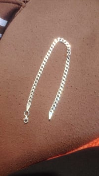 عندي سوار فضه عيار 925 الوزن ٨ غرام ألسعر ٢٨ الف عندي توصيل 0783280632...