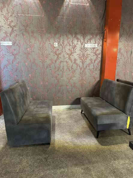 جلسات للبيع فقط الجلسات بدون ميز بغداد للتواصل الاصتصال ***********
