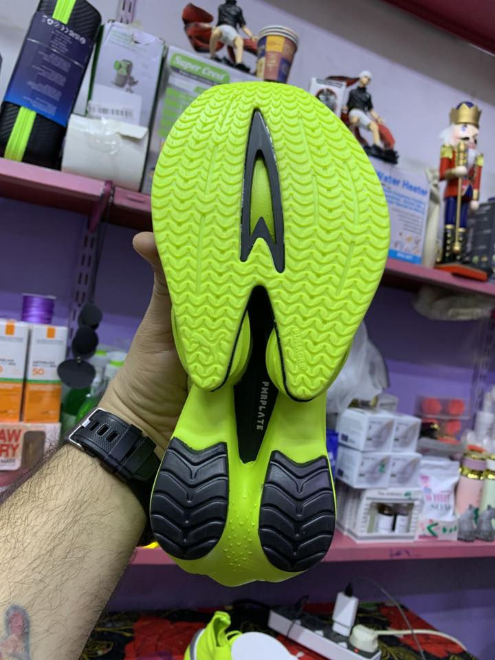 حذاء رياضي من شركه بوما منشأ فيتنام قياس 42 طول قدم 27 جديد غير مستخدم السعر 40 الف يوجد توصيل جميع المحافظات ***********
