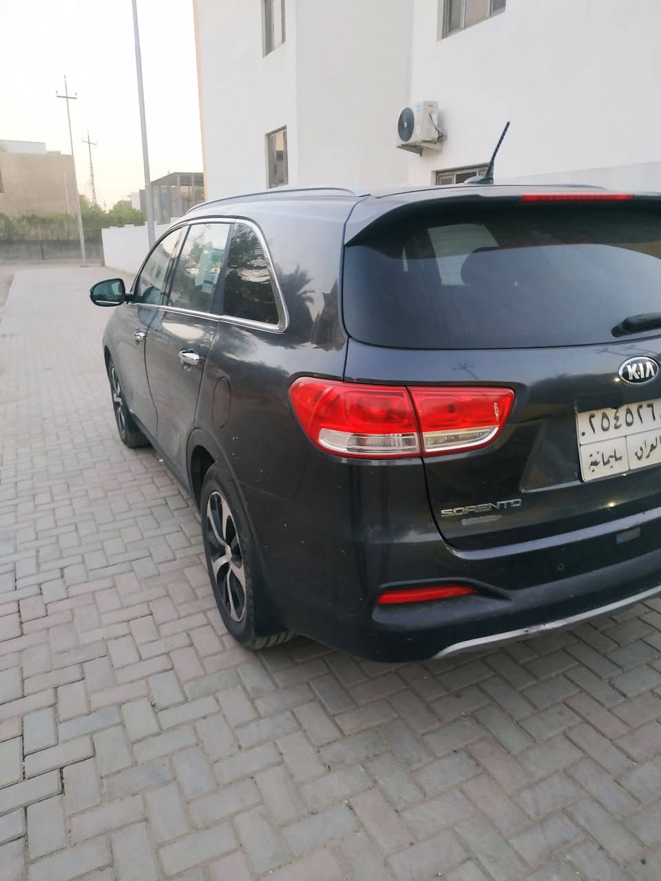 السلام عليكم سورنتو امريكي بيه ثلاث قطع تبديل مكينه مفتوحه سته سلندر جي تي اي سياره فول عده الرادار 
ملاحظه اني مكلف بلنشر هذا رقم صاحب السياره 
*********** ابيع أو مراوس اب سياره صالون
