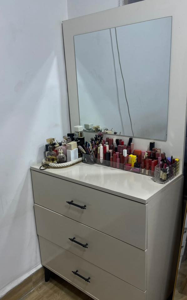 غرفة تركية ٥ قطع سرير خزن مع دوشك للجادين واتس ***********
