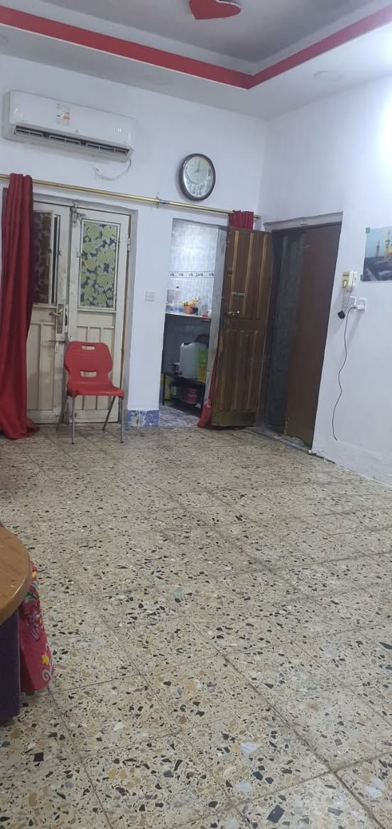 ♕بسم الله الرحمن الرحيم اللهم صلي على محمد وآل محمد ♕

🏠  :  منزل للبيع 

🌐  :  الموقع الغربي الثاني  / الموقع جداً مميز 

🍔  :  خلف مطعم الحسنين 2

🦷  : مقابيل مركز جوهرة الشام الطبي 

📐  : المساحة 130 متر   /  واجهه 9  /  والنزال  21

🛣  :  على شارع   6 متر

🏗  :  البناء كونكريت 
ـــــــــــــــــــــــــــــــــــــــــــــــــــــــــــــــــــ

////////  تفاصيل اكثر ////////

الطابق الاول 

غرفه نوم عدد 2  +  صاله  +  براني + مطبخ  + طارمه 

+  صحيات داخليه وخارجية 
ـــــــــــــــــــــــــــــــــــــــــــــــــــــــــــــــــــــــــــــ

الطابق الثاني 

غرفه نوم عدد 2 + صاله + مطبخ  + صحيات 
ــــــــــــــــــــــــــــــــــــــــــــــــــــــــــــــــــــــــــــــ

💰  : السعر 235 مليون وبي مجال 

📲  :  الاستفسار اكثر الاتصال على الرقم 

📞  :  ‏‪0788 251 8491‬‏  واتساب 

✨  لــن تـکون وحـيداً ابـداً مع  الــ مهيمن  للعـقار✨
