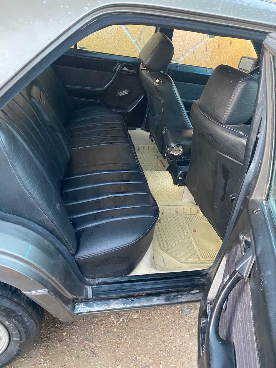 مارسدس دب موديل 88 مكينة بطة 2500 بلا تبريد حدادية وسط رقم صلاح الدين مشروع وطني  السعر 35 وبيها مجال *********** الرفاعي, ذي قار
