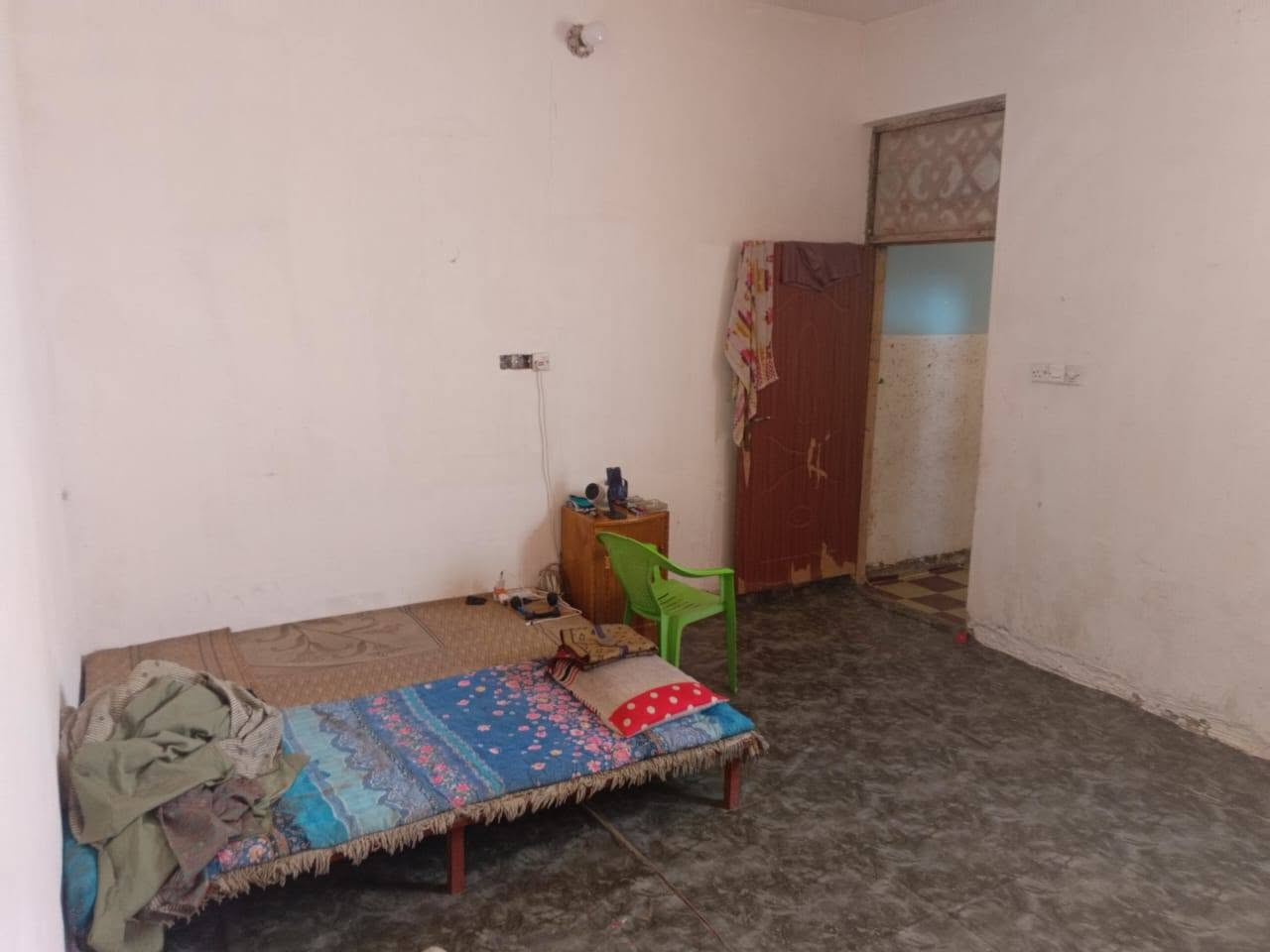 دار للبيع الواجه ه النزال٢٠  الدار ١٠٠ متر طابقين مثل ما موضح با الصور شارع ام البنين الملحق الزراعي ماء مجاري والتبليط جاي *********** سيد فلاح الياسري
