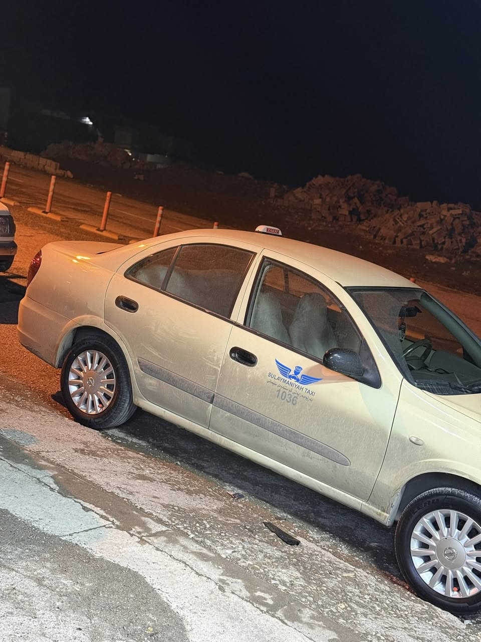 سەنی تەکسی٢٠١٢
سەنی ٢٠١٢ سەنەوی تا ٢٠٢٧ تازەیە 
چوار تایەو ویلی لۆکی لەژێڕە 
نیو دەرگای بۆیاخە پێشودوای کەپسە قرچی نیە دەعمی نیە لۆک لۆکە
هەرکەس مشتەریە تەلەفون بکات لەخزمەتیام  
*********** /سلێمانی
