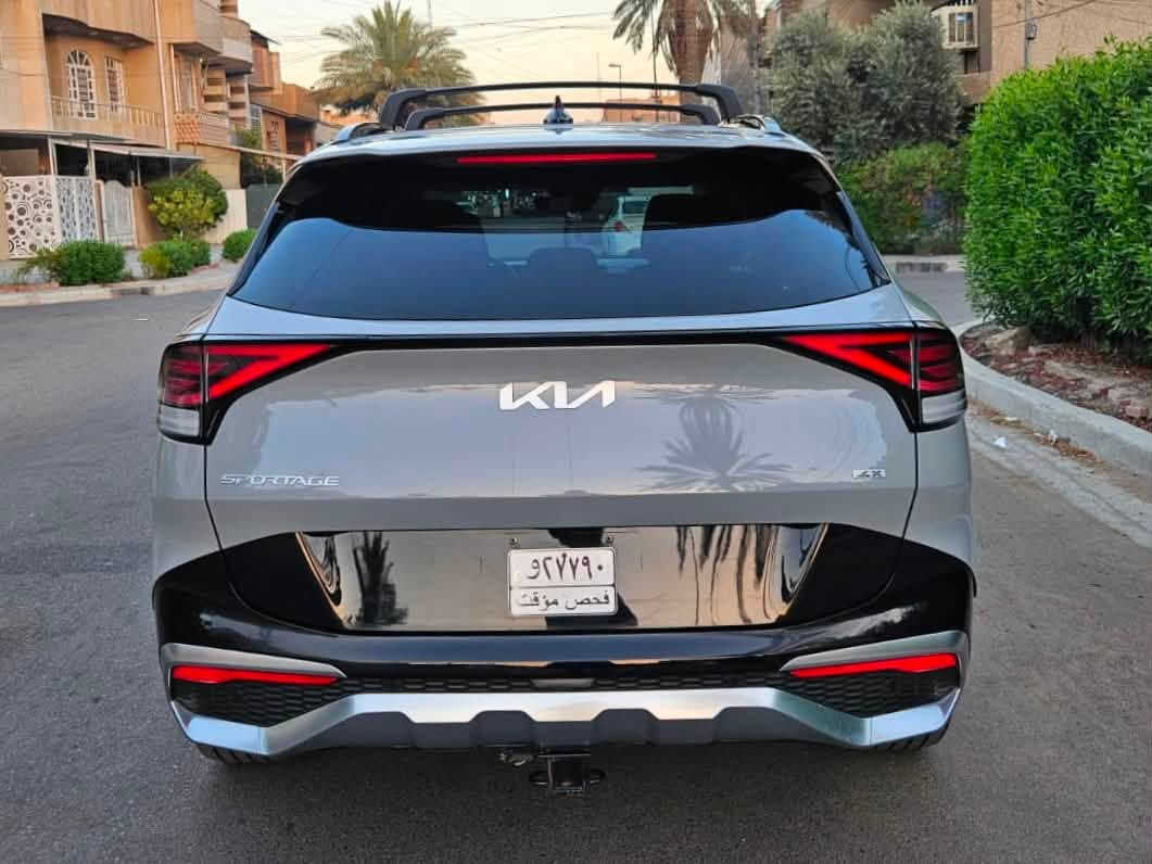 كيا سبورتج اس اكس برستيج ٢٠٢٤
Kia Sportage SX Presige 2024
السياره فول مواصفات ماكو شي ما بيه  بدون دواخل ايرباكات سليمه 
ماشيه 32.000km 

المواصفات 
تحكم ستيرن 
رادار امامي 
حساسات امامي خلفي 
كامره ٣٦٠ درجه 
اوتو ستوب 
كشنات كهرباء 
ذاكره خزن ميموري
تدفئه تبريد كشنات امامي
بانوراما 
تحديد مسار 
قفل سرعه 
جنطه كهرباء
نقطه عمياء

وبعد اكو مواصفات هوايه متجي عله بالي المهم السياره واحد عله واحد 

صور الحادث موجوده 

السعر 215 ورقه بدون رقم 230 مرقم وكامل انته بكيفك شتريد اني حاضر
التواصل عله رقم***********
