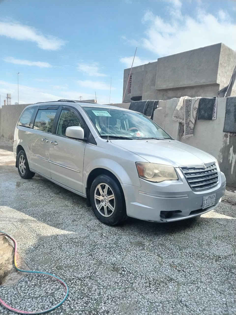 السلام عليكم
دوج كليسر مديل 2010
حادثه جاملغ الامامي صوب اليسر بدون دواخل 
مصبوغه عام للجماليه فقط
بيبان كهربائيه دكمه ينسدن ودكمه ينفتحن 
باب الجنطه كهربائيه دكمه تنفتح ودكمه تنسد 
حداديه امامه وخلفيه  وكير ومحرك شرط 
كشنات بلع سياحيه السياره 
ويل كب تخم تاير 
السعر 110وبيه مجال مكان نجف
للستفسار اكثر اتصل وبخدمتك 

‏‪***********‬‏
