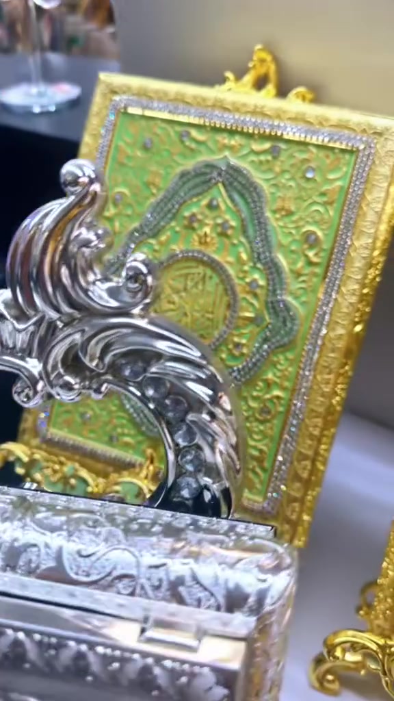 بيت للمصحف الشريف متوفر بحجمين وباللونين الذهبي والفضي ومتوفر ايضاً بعدة رسمات ونقشات إسلامية ✨✨✨✨


**إذا كنت صاحب هذا الإعلان وتريد حذفه لأي سبب، رجاءا أرسل رسالة إلى الدعم الفني**