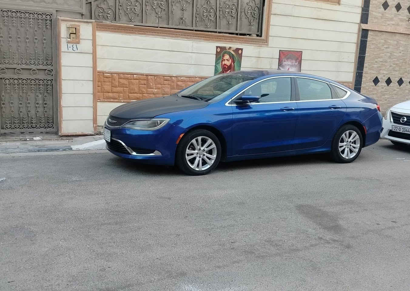 السلام عليكم
سي 200 موديل 2016 
محرك 2.4 
مواصفات معروفة 
رقم بصرة حرة بأسمي
حادثهه بامريكا خشم البنيد والجاملق الايمن
بيها جراد بالبنيد ومغلف فابلون اسود . 
السيارة تصوير اليوم وكلشي واضح بالفيديو
السعر 95 وبيها مجال بسيط ... مكاني البصرة
للتواصل *********** / وتساب ***********
