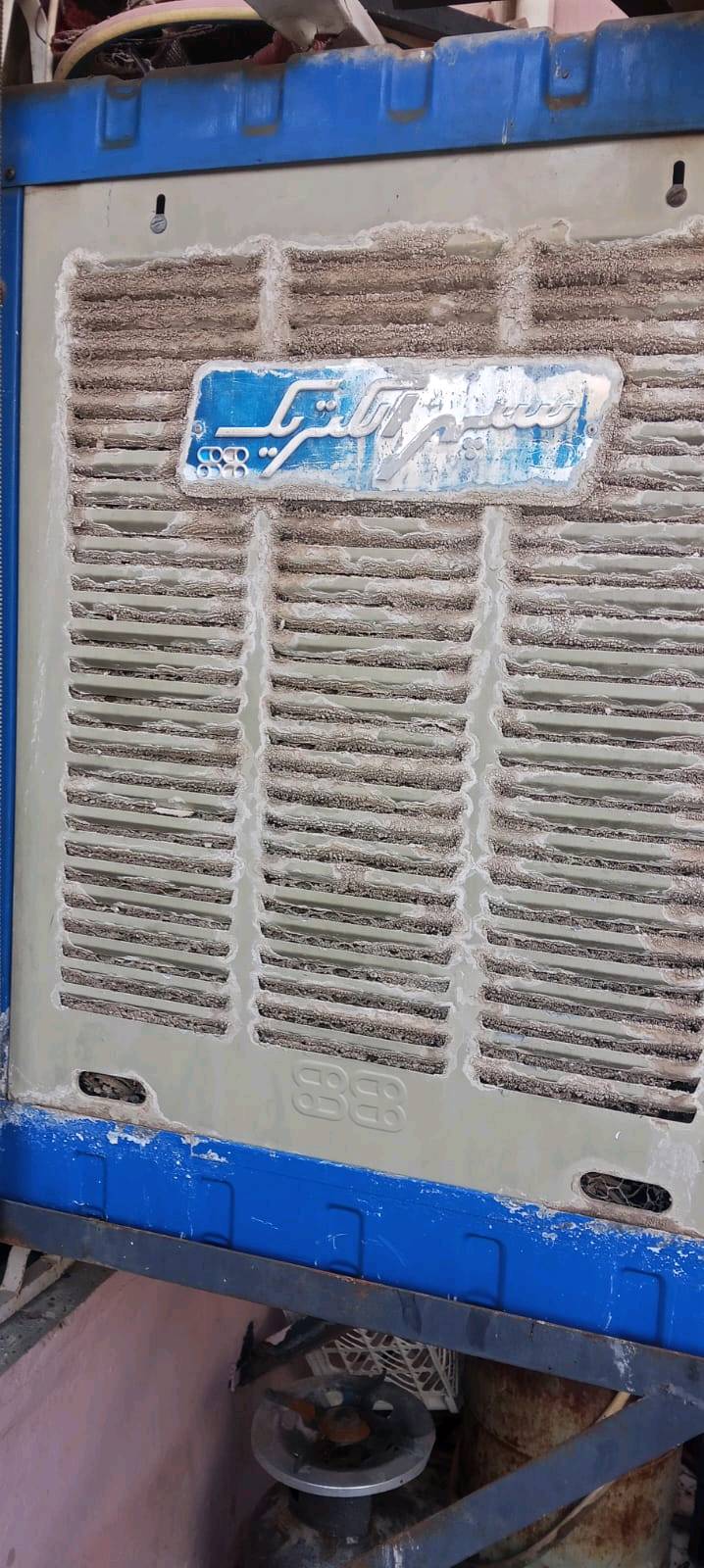 أغراض منزلية للبيع ميكرويف وصوبات وبراد ماء ودراجة هوائية وفلتر تنقية المياه 