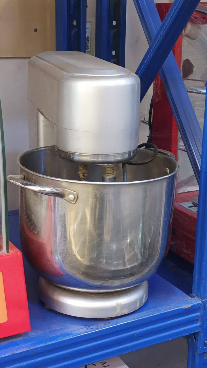 السلام عليكم.    العلا.وي شا ر ع 6. ***********
