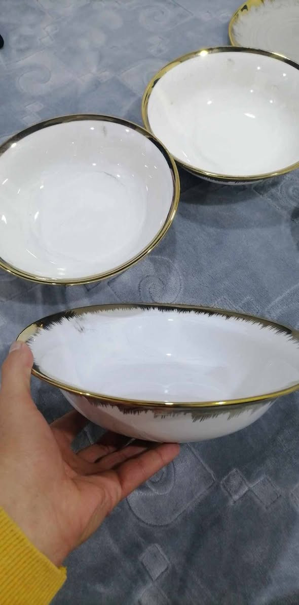 كرتون مذهب بسعر ٣٧ الف مع التوصيل

يتكون من ٢٦ قطعة :

١٦ قطعة ماعون تمن حجم كبير 
٣ قطع انجانه حجم كبير
٢ قطع كاسات كبار مثارد
٤ قطع صحون حلاوه 
١ قطعة كاسه زغيره

يوجد توصيل لكافة المحافظات 
***********
