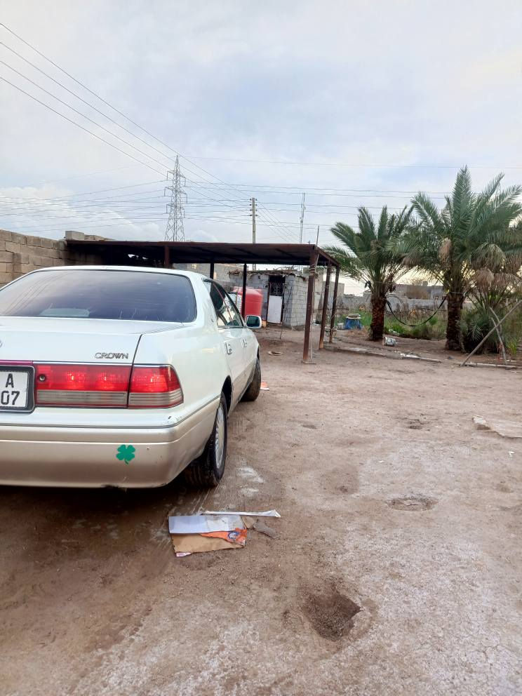 راس الثور فلات موديل 1996 رقم بصره دولي باسمي شرط التحويل مكفوله من الكص والنقل والوصوليات كرستال اصل الايت ابو عيون مشط جديد كاردن جديد بيها معجون بالباب خلف السائق الإطار الجوه وكم قطعه صبغ جراد 
المكان البصرة قضاء الدير 
90 وبيها مجال 
*********** القرنة, البصرة
