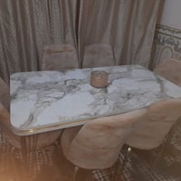 ميز • ٦كراسي • عليه مجال