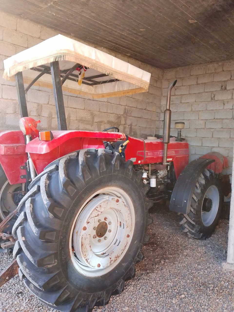 السلام عليكم  تركتر تركي موديل  2001دبل محور للبيع كتاب 📖 شركه مكفول كفاله عامه شرط كير اكسنات  تايرات اربعه با الجيس محرك شرط لا صرف ولا بخار
تركتر ما اتحط عليه برقي السعر 150 او بي مجال 
المكان الشرقاط الهيجل للستفسار الاتصال على الارقام التالية  ***********/***********
