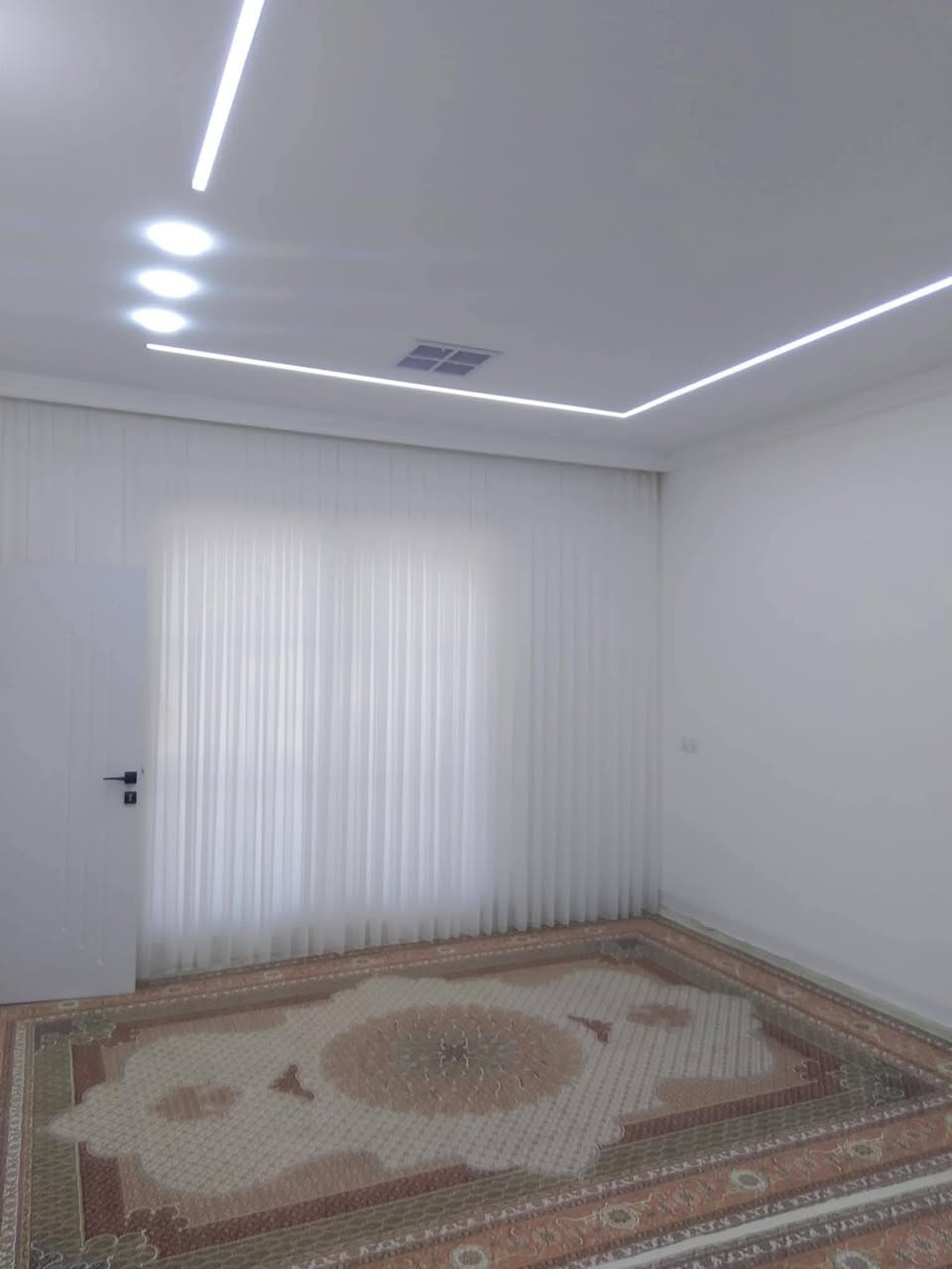 بە ناوی خوای گەورەو مهیرەبان
🏠 خانووی ٢٠٠ مەتری فول vip بۆ فرۆشتن
ناونیشان : حاجیاوا - گەڕەکی شەهیدان نزیک قوتابخانەی ڕۆژهەڵات و مزگەوتی ملا محمود
جۆری موڵک : تاپۆ
ڕوو : نسار
شوێنەکە کامل خەدەماتە خانووەکەش فول vip
خوارەوەی ژێرزەمینی ئەرزە
پێکهاتووە لە ٤ هۆدەو هۆڵ 
نرخی ئەم خانووە 610💲گەڵا
بۆ زانیاری زیاتر پەیوەندی بکەن بە
ژ.م    ***********
