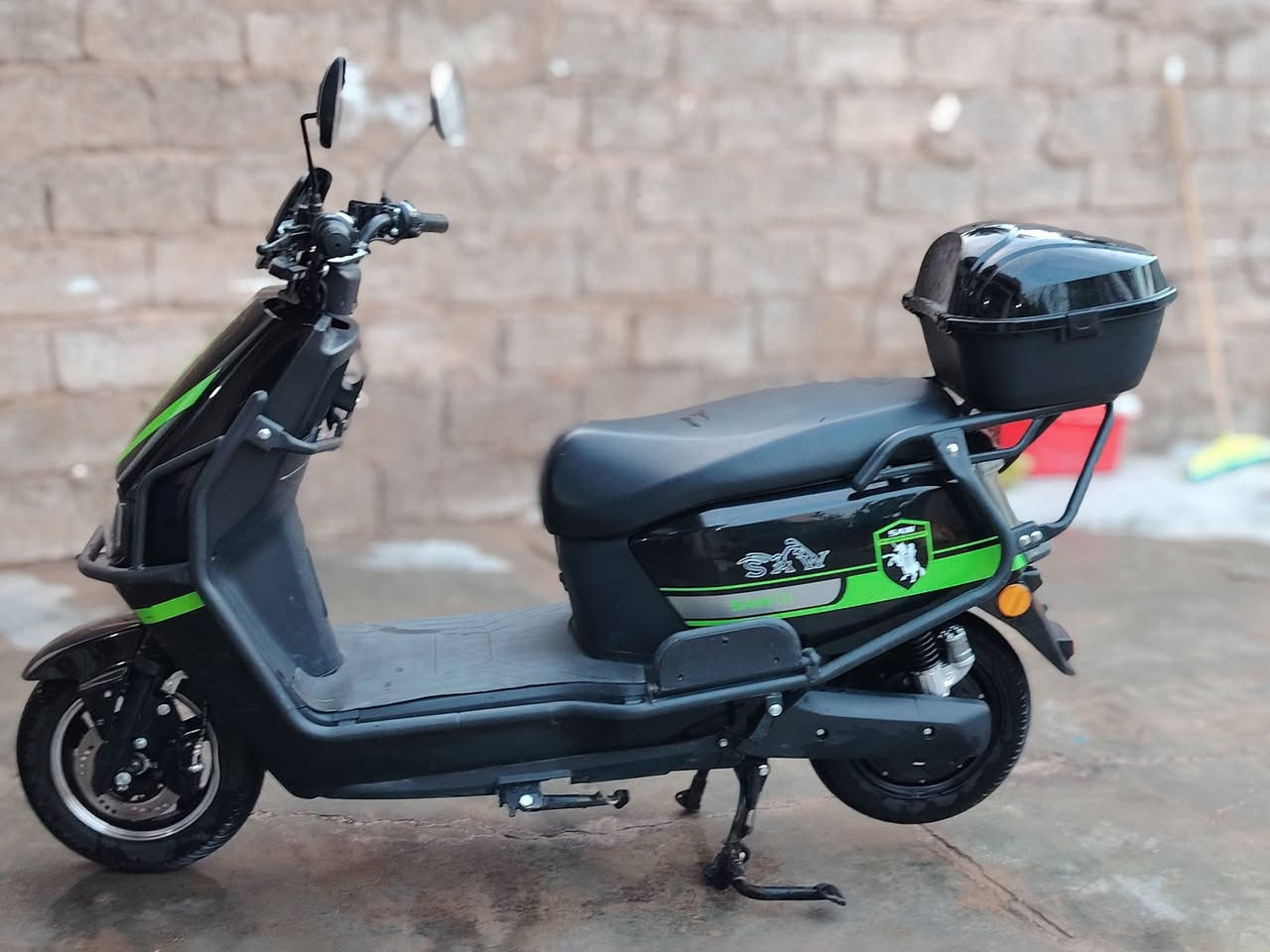 ماطور شحن للبيع نضيف مستخدم فترة قليله شرط الفحص
السعر خاص اليريده يخابر عالرقم
***********
