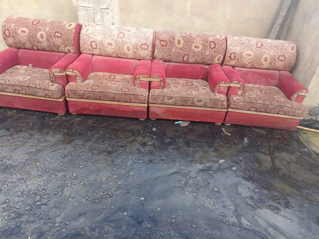 السلام عليكم تخم قنفات العدد الاربعه والسعر 100 وبيهن مجال العنوان الفلوجه حي الشهداء متصله على هذا الرقم واتساب ***********
