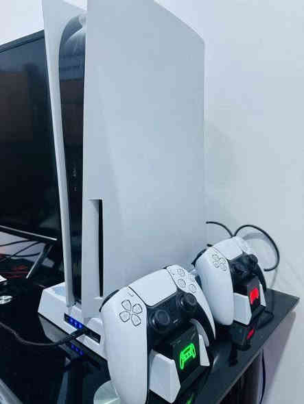 سلام عليكم بلي 5 فات للبيع 
السعر التواصل مع الرقم كامل ملحقات 

عدد الاقراص 3 
1: gta 
2:btle feld1
3:the last of us 
عدد الجوستك 2 

ماوس +الكيبورد +باده 
جهاز نضيف مستعميل قليل جدا
لباقي التفاصيل التواصل مع الرقم (***********)
