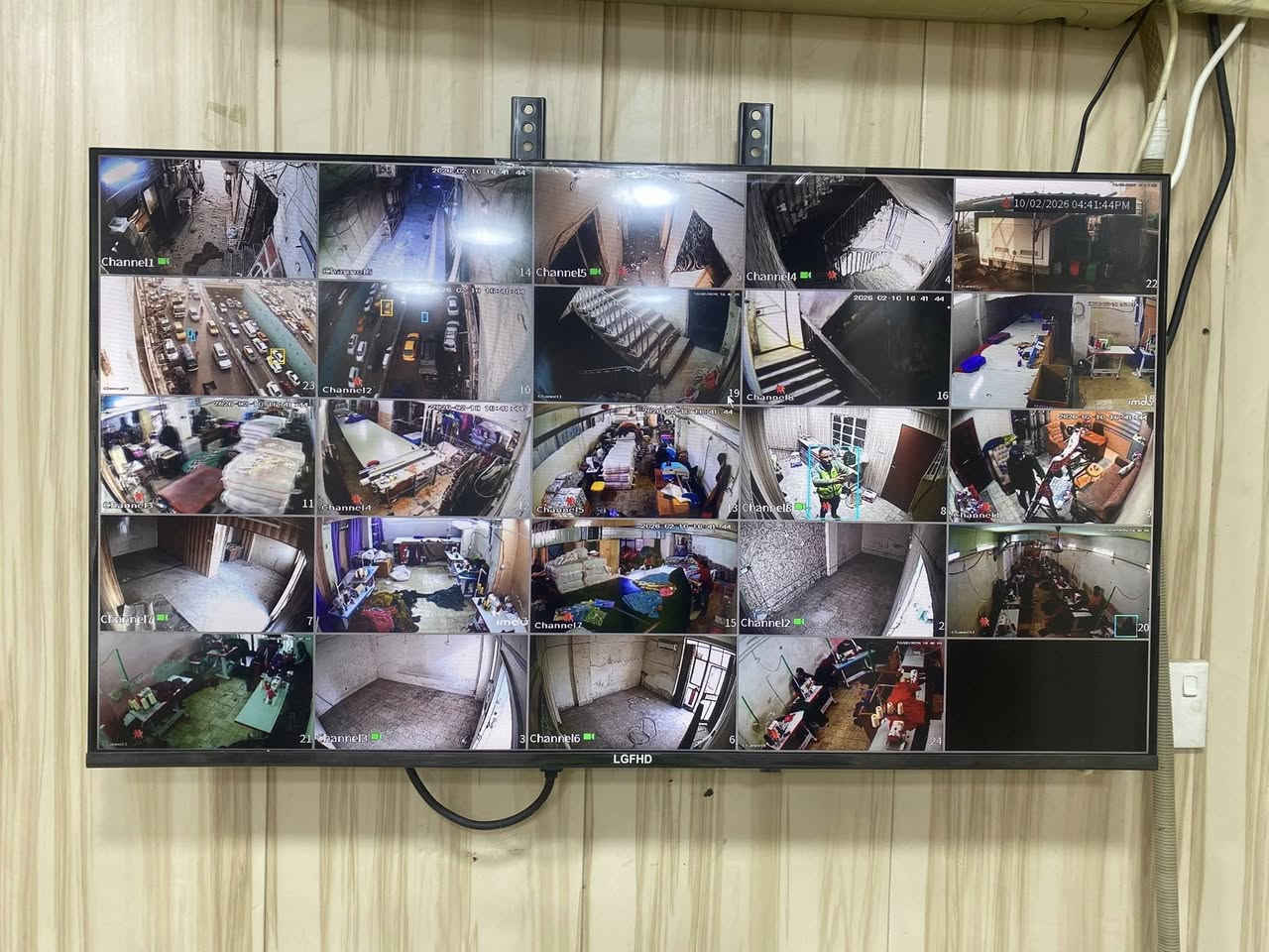 اعمالنا منظومات كامرات ipوانلوك مناطق متفرقه من بغداد مواصفات عاليه مع الذكاء الصناعه من شركه دهوا وهك فجن من شركه صدى تونس الوكيل الرسمي دهوا وهك فجن ***********$***********
