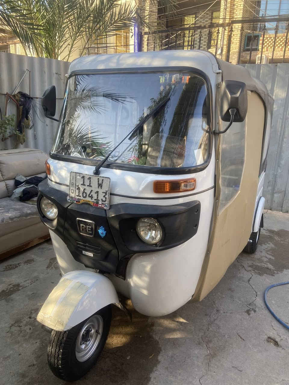 سلام عليكم تكتك ابيض لبيع 22شهر 11
 مكينه وكسل ما مفتوح كفاله 
 لغود كفاله
  تخم تاير جبلي جديد                     
رقم نكليزي بسمي حصرا
 جادر اصلي بلادي
 كهربايات كلها شغاله
 مدوشمه 
 ما تذب عليها ربع كبل لشارع تكتك جديده  
ملاحضه 
بيها صبغ بل تكمه الوره موضح بل صوره
 ودوس مصبوغات فقط 
تكتك مال جناي 
الرقم *********** 
بغداد العبيدي شارع عشرين 
سعر تمانيه وتسعميه 8900 وبيها مجال
