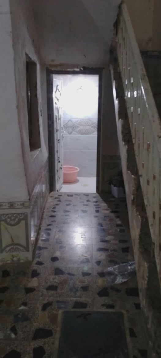 سلام عليكم ورحمه الله وبركاته عدي بيت ومشتمل البيع والشراء هلن وسهلن العنوان حي طارق الاوسط سعر البيت والمشتمل 75 مليون وبي مجال حق الجيه توصل على هذا رقم ‏‪***********‬‏
