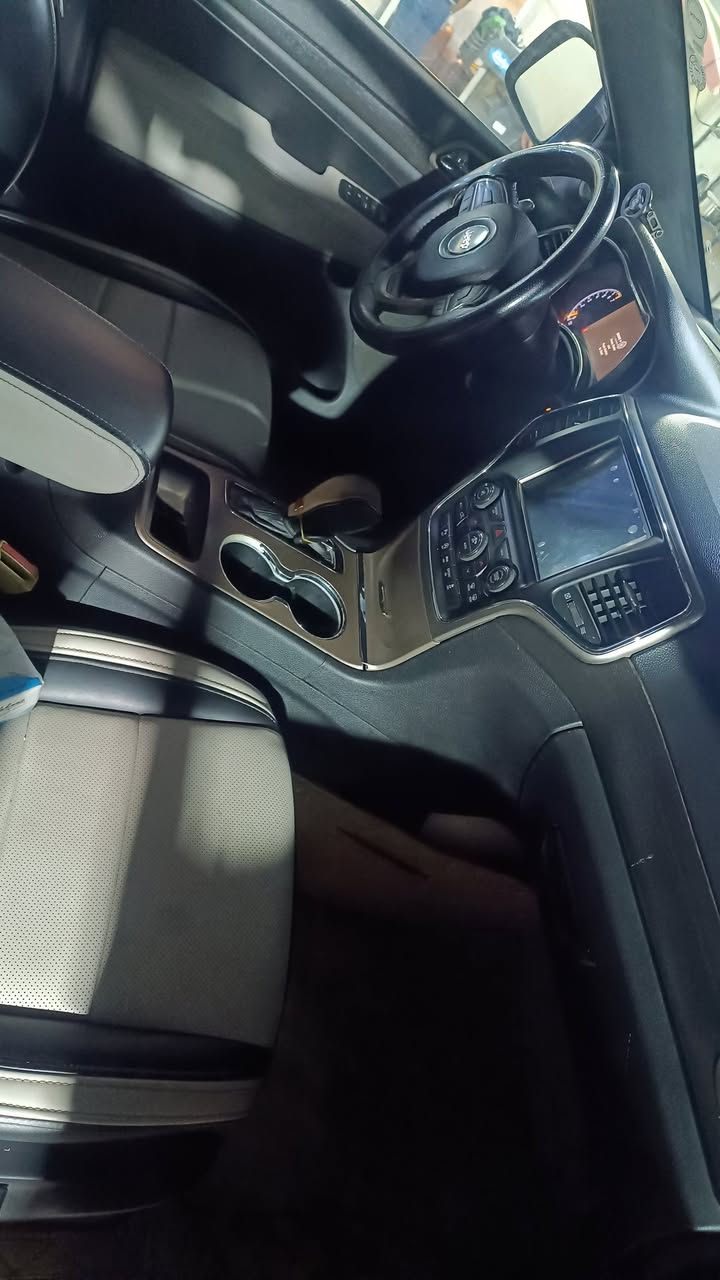 جيب لاريدو موديل 16 امريكي كلين سيارة شرط محرك كير ممفتوح بسمي كلش حلوه السيارة حدادية جديدة خلفي امامي مراوس هم ترهم مكان سيارة بغداد الكاضمية السعر 205رقم***********
