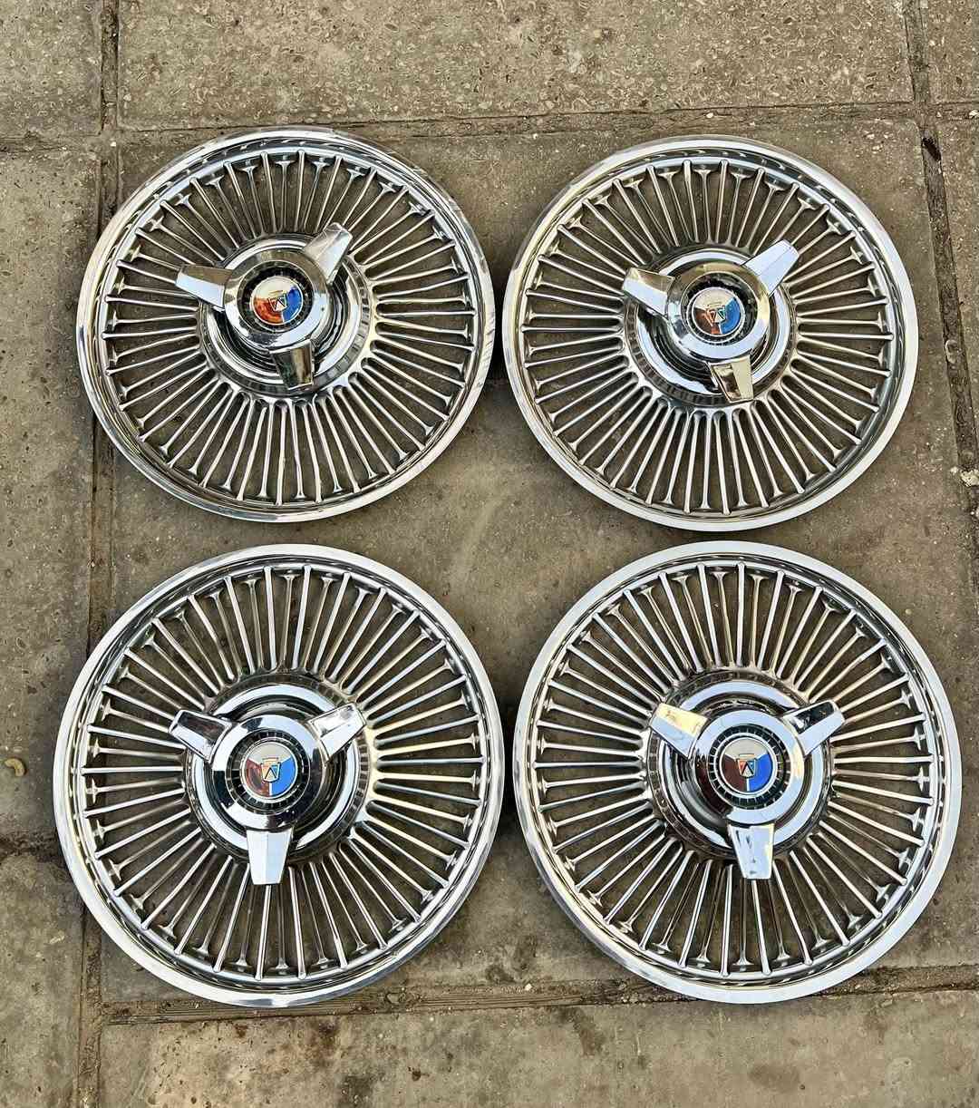 السلام عليكم البيع كبات كلكسي حجم 14 ⚜️
كبات نضيفات لاسيم طاك ولا مفتوحات 
مكاني حريه 🩷🫴
***********
