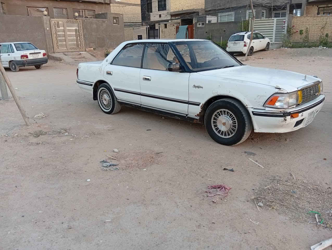سلام عليكم للبيع سوبر هارتوب موديل 1990 رقم ديالى سنويه لل27 تحويل مباشر كير اوتوماتيك جديد مكينه بيها نسمه بخار خفيفه جداً بيها نشاط متنلزم تخم تاير وكهربائيات كامله وعضمتها تخبل السعر 27وبيها مجال موجودة بكربلاء للتواصل ***********
