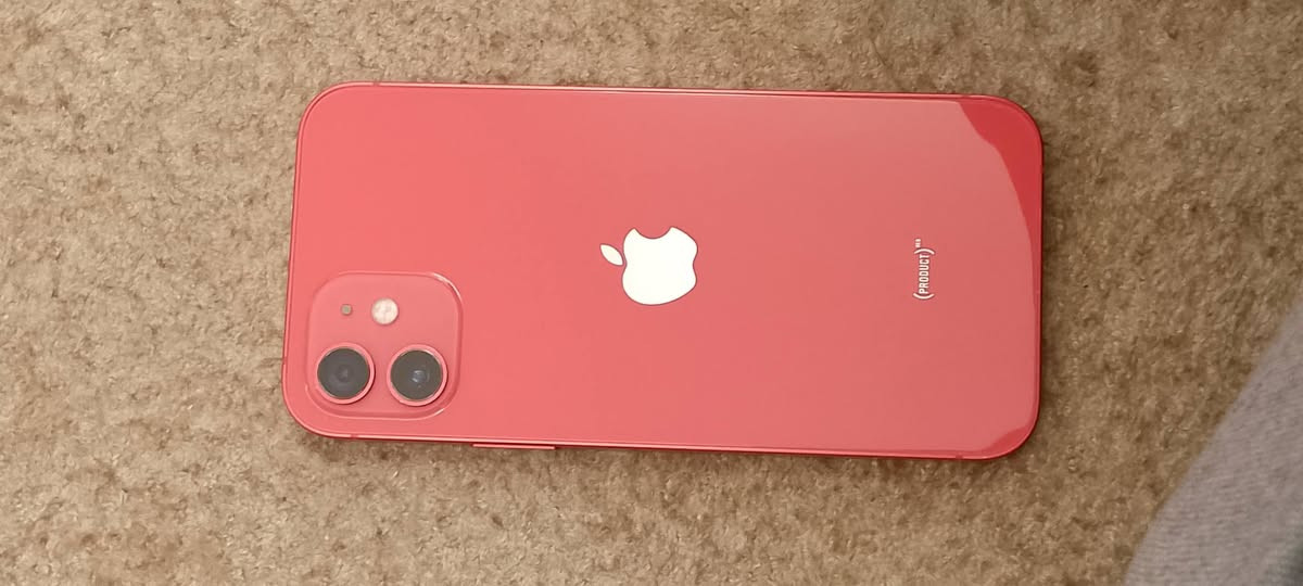 سلام عليكم ايفون 12 عادي ذاكره 128 بطاريه 93 لون احمر شرق أوسط نموذج M  بس فيس إيدي واكف موقع بغداد العبيدي رقم واتساب(***********)  متواجد السعر (300)
