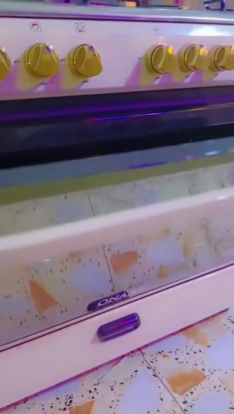 السلام عليكم كاونتر وطباخ للبيع


**إذا كنت صاحب هذا الإعلان وتريد حذفه لأي سبب، رجاءا أرسل رسالة إلى الدعم الفني**
