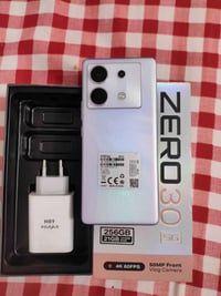 انفنكس زيرو 30 • ٢٥٦/٢١ • شاشة ١٤٤ هيرتز