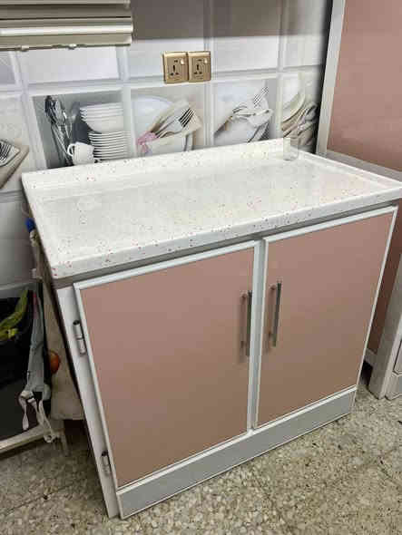 سلام عليكم كاونتر تركي اخو الجديد معه الجهزء مالته غسالت ماعين طباخ مايكروف فرن ماله كامل كله مرمر مكان مدينه الصدر ***********
