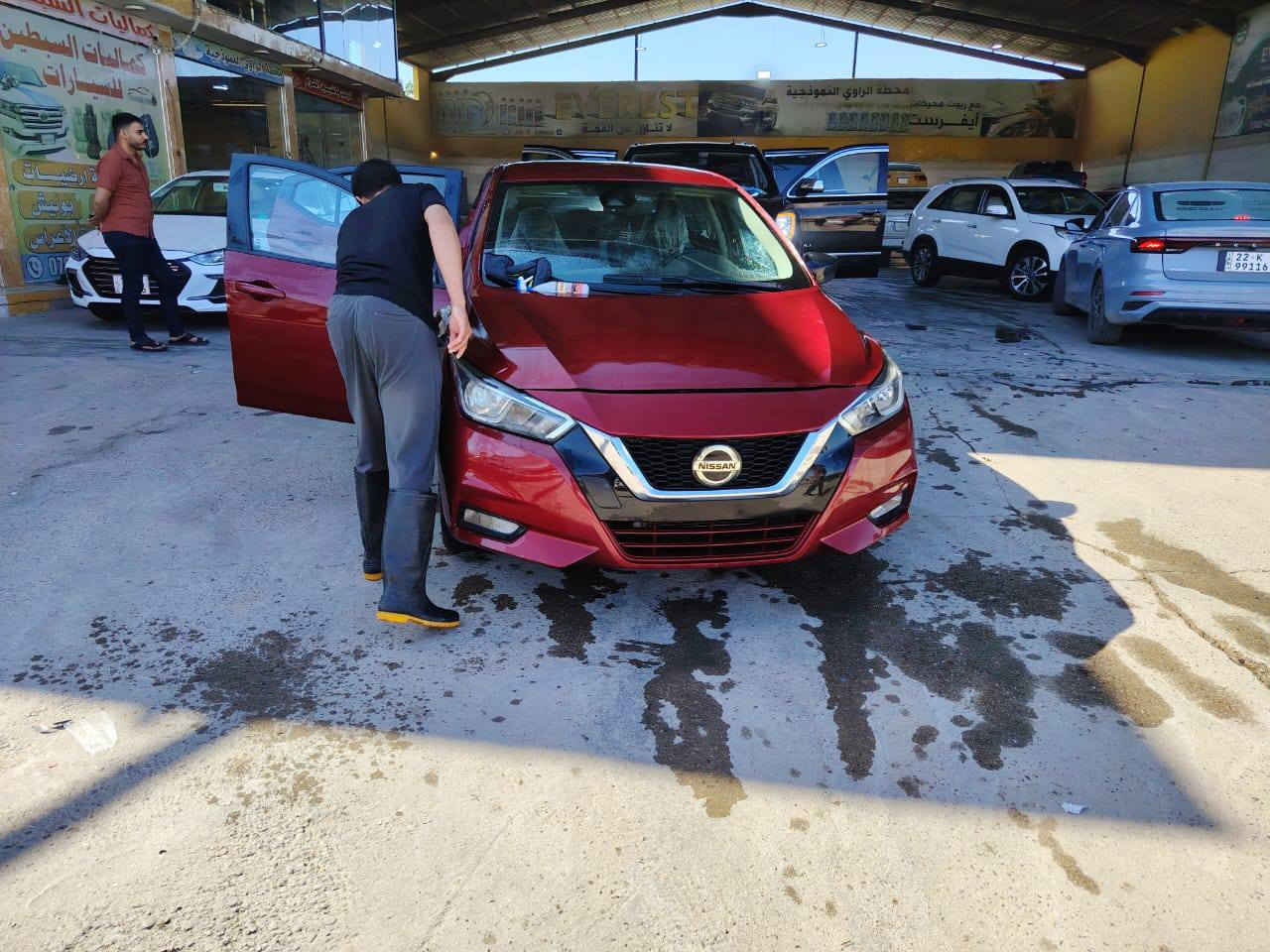 السلام عليكم 
نيسان فيرسا موديل 2022 بدون رقم( تترقم بغداد)داخله ب2023 شهر ال8 حادثها بنيد وجاملغ ايسر بدون دواخل طاك ايرباك ستيرن بس موصفات شاشه كامره بصمه حساسات خلفيه لتواصل على الرقم ***********
