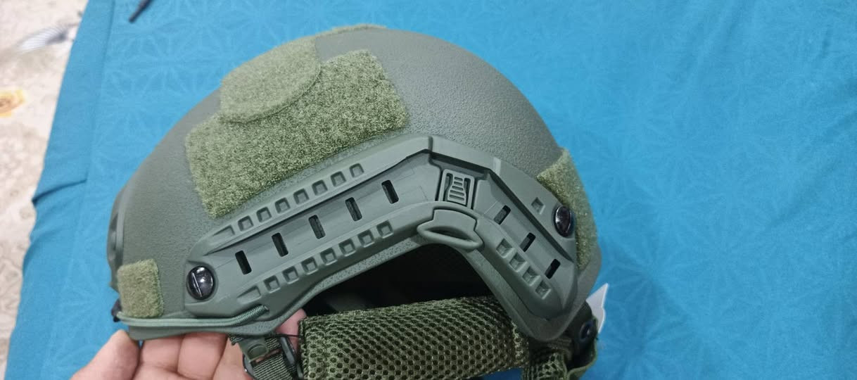 السلام عليكم
للبيع خوذه جديده ما مستخدمه ابد
قيم بما يرضي الله واخذ بلعافيه
مكاني بغداد الشعله ***********
