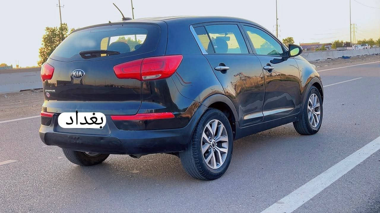 السلام عليكم للبيع كيا سبورتج 2016   

السعر 117 ورقه مجال قليل بيع سريع 

محرك دوووش 2000
بيه طخه بسيطه طرف البنيد ونصبغ 
سيارة جديدة  صدر جديد تبريد قطعتين ثلج 
مكان السيارة بغداد  رقمها السيارة بغداد   

غير متواجد على الفيس ***********
