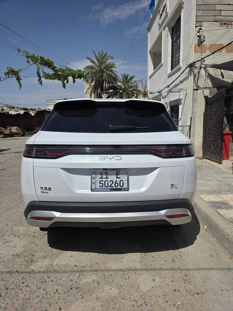 سونك L  فلاك شب اعلى شي   song L
رقم بغداد
السيارة جديدة 
ماشية  4300km  مجموع الكلي
HEV 1500km
EV 2750km
قابلة للزيادة
كرسين كهرباء
كرسين تدفئة تبريد 
بانوراما 
شاحن وايرلس 50W
صندوق كهرباء
السيارة كاملة مكملة ومكفولة
العنوان : بغداد الشعلة
للتواصل  ***********
السعر :  32 مليون
